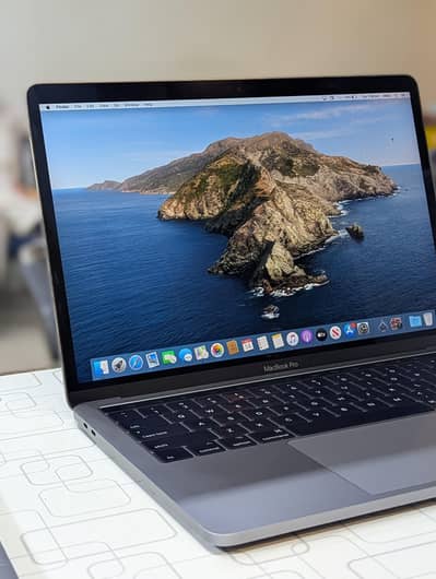 MacBook pro 2017  i7 Touch Bar 13inch