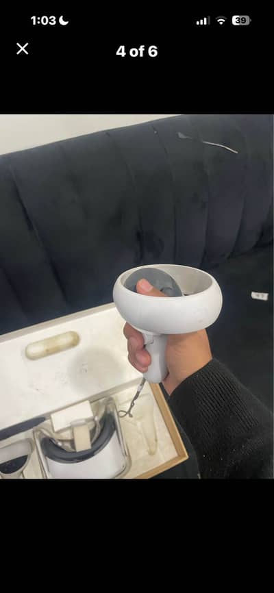 Oculus Quest 2 128GB Mint Condition - Comes with good head strap.