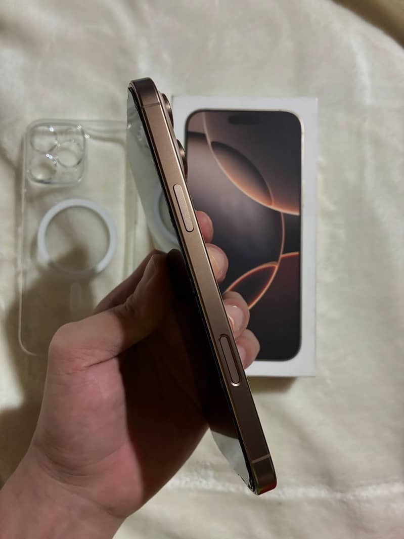 iPhone 16 Pro Max 0