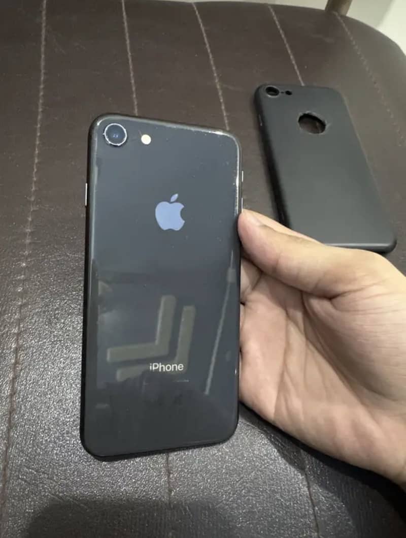 iPhone 8 0