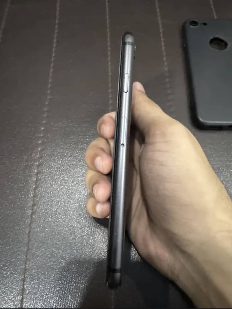 iPhone 8 3