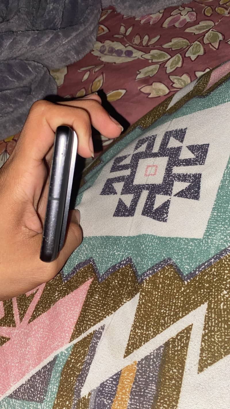 Google Pixel 7 4