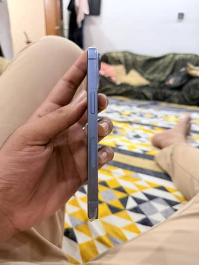 Apple iPhone 14