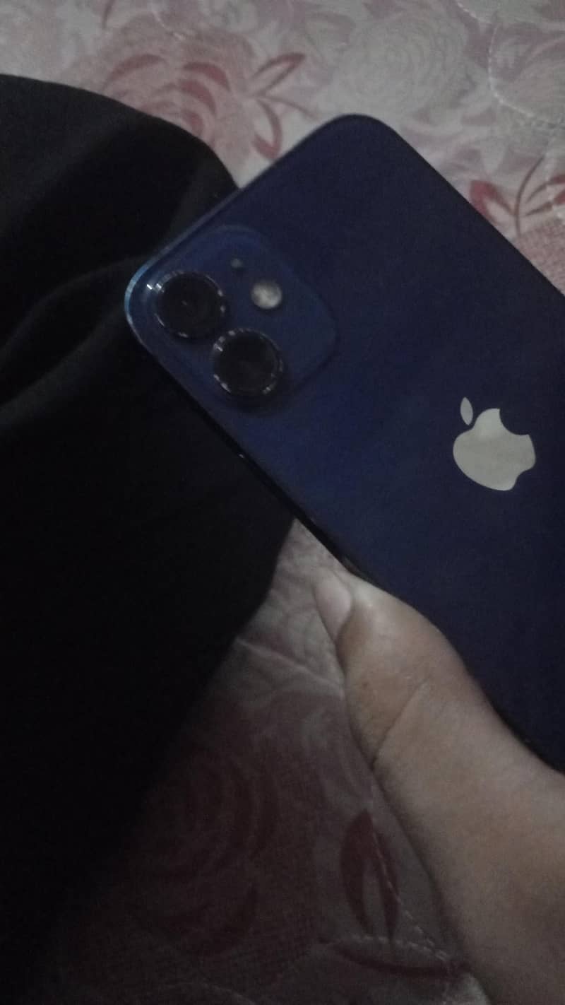 Apple iPhone 12 3