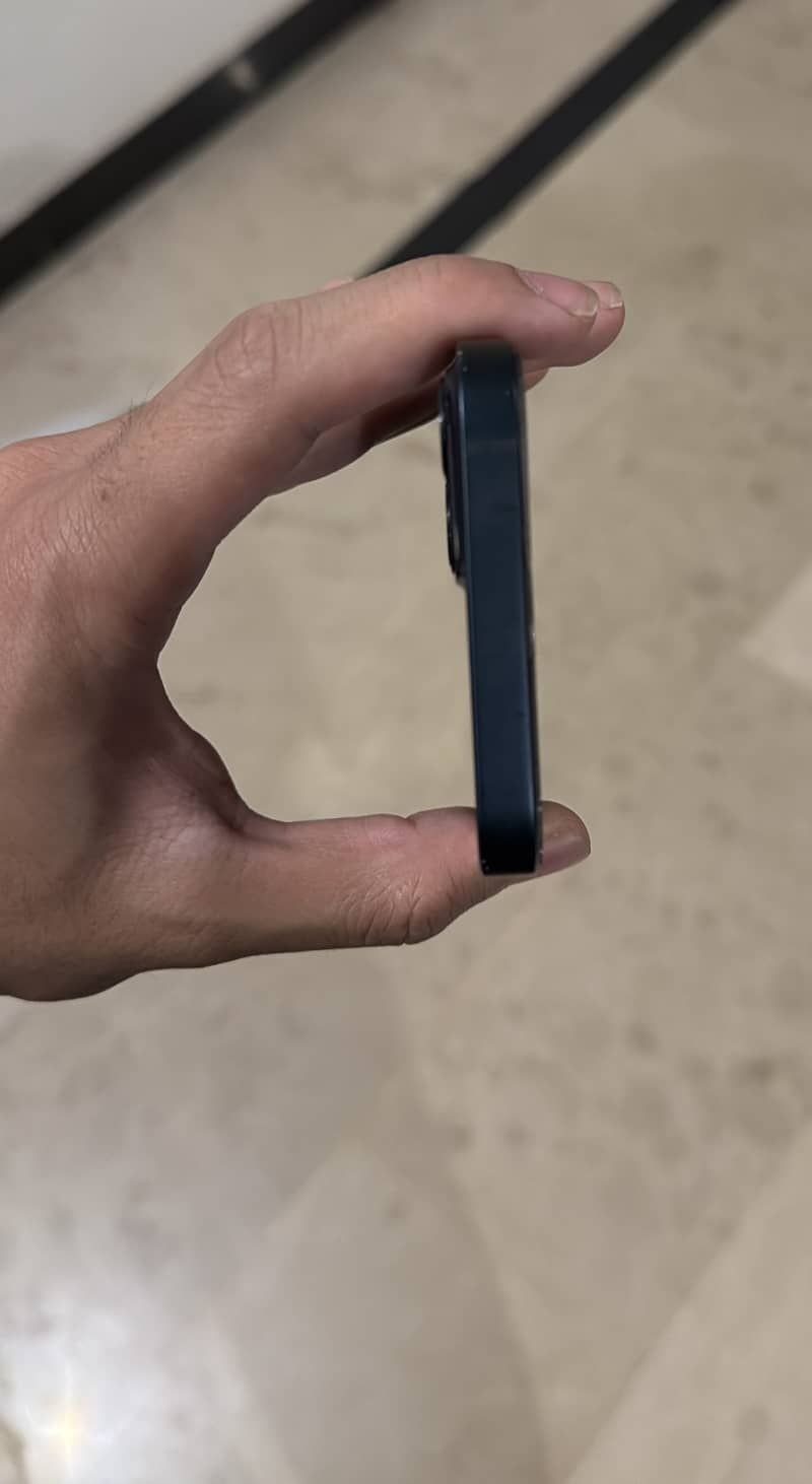 iPhone 13 2