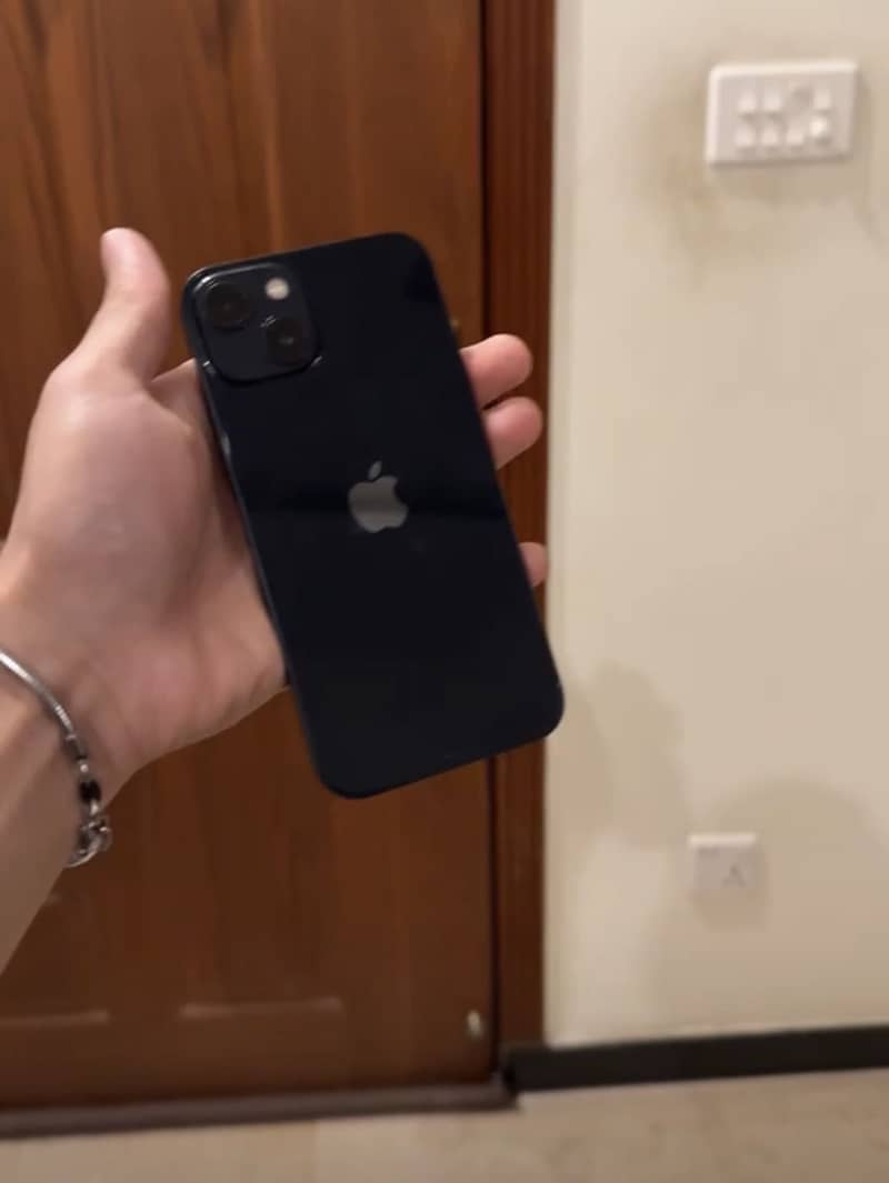iPhone 13 6
