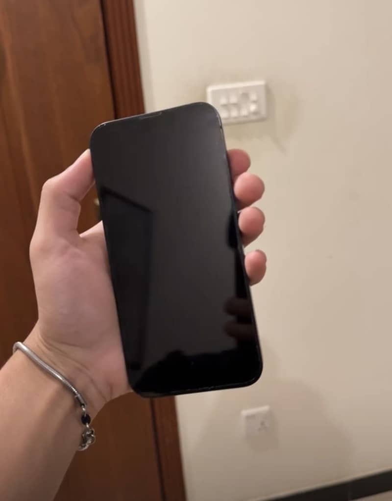 iPhone 13 7