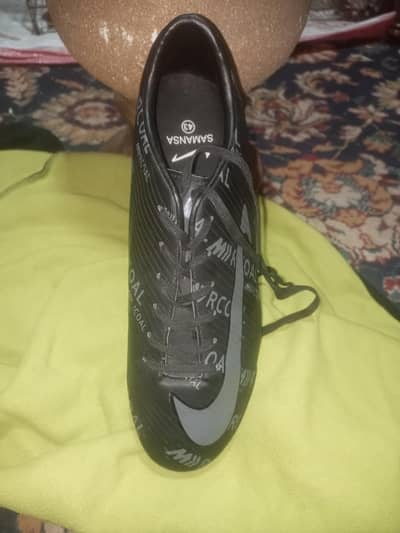 43size black colour Nike