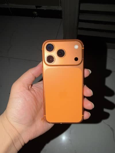iPhone 17 Pro 4 Month Sim Time Physical Minor Dot Glass Break