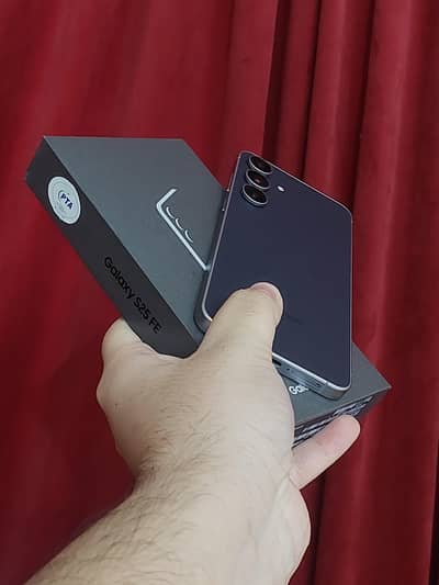 Samsung Galaxy S25 FE 8/512GB Black (Official PTA)