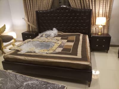 Luxury King Size Leather Bedroom Set - Premium Tufted Headboard - Like