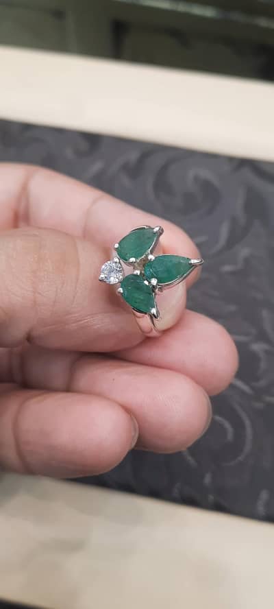 Xeric (Silver Ring with a 2.10-Carat Zambian Emerald)