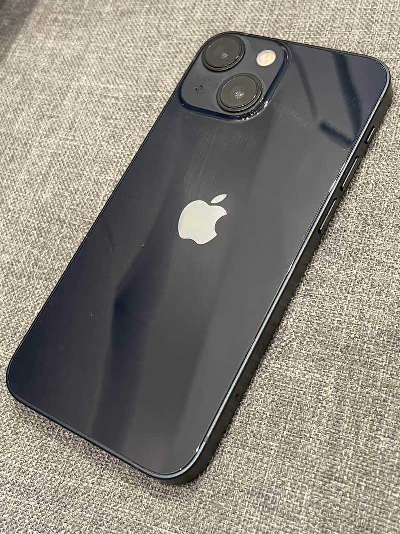 Apple iPhone 13 0