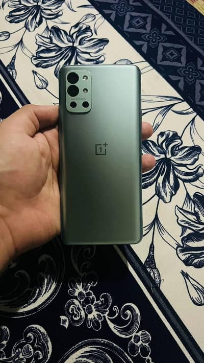 One Plus 9R skrechless condition 12/256