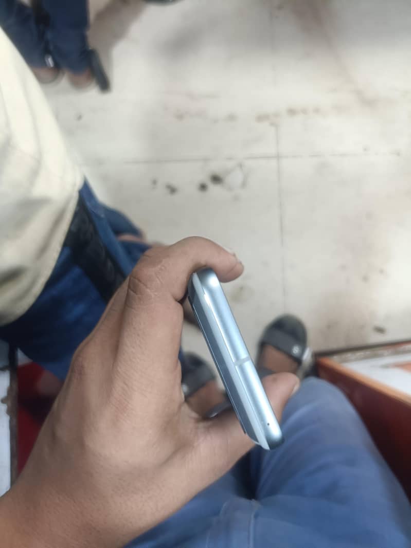 GOOGLE PIXEL 8 4