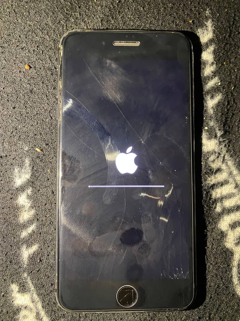 Apple iPhone 8 Plus 0