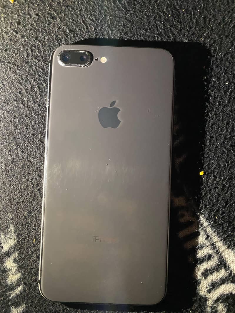 Apple iPhone 8 Plus 2