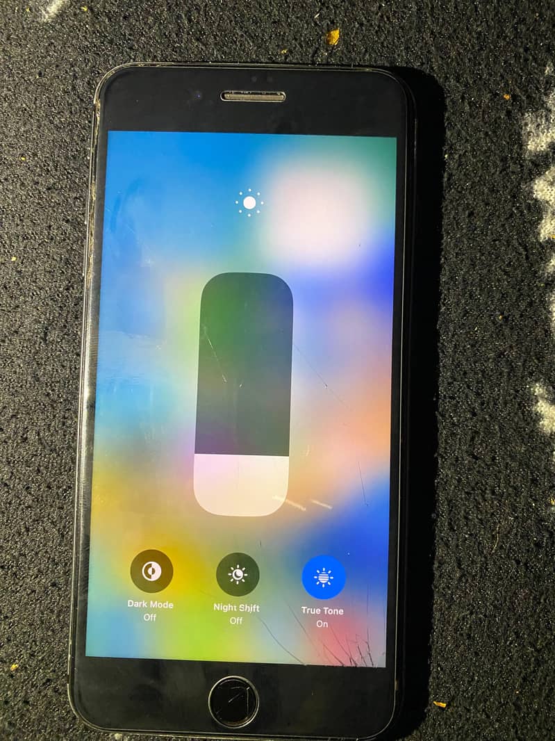 Apple iPhone 8 Plus 3