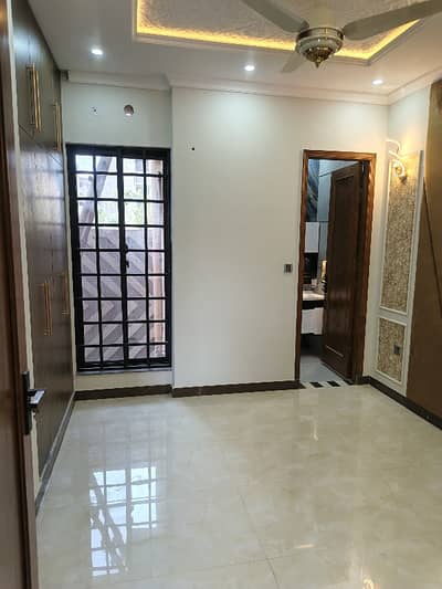 3 MARLA BRAND NEW FIRST ENTRY HOUSE AVAILABLE FOR SALE IN UNION GAREEN SOCIETY COLLEGE ROAD LAHORE