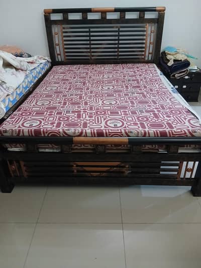 Queen size iron double bed