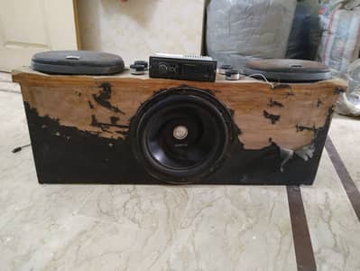 Complete Kenwood speaker set with woofer,tape,Aplifier,tweeter.