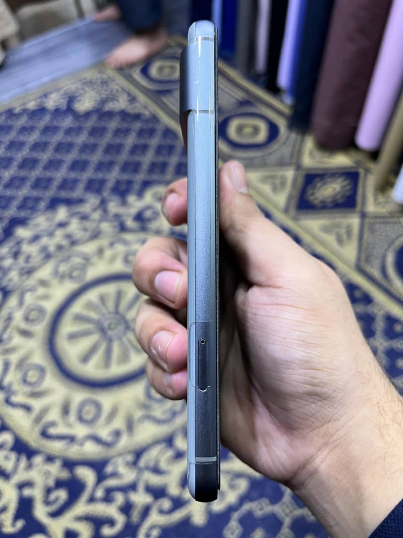 Google Pixel 8 6