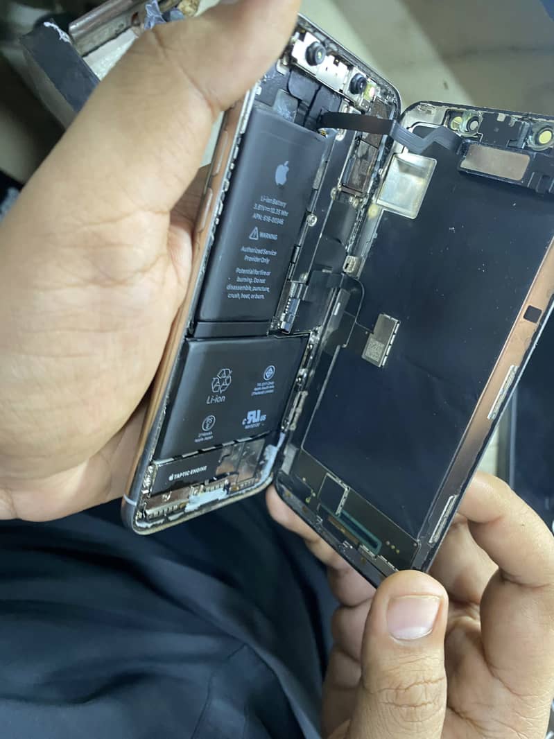 Apple iPhone X 3