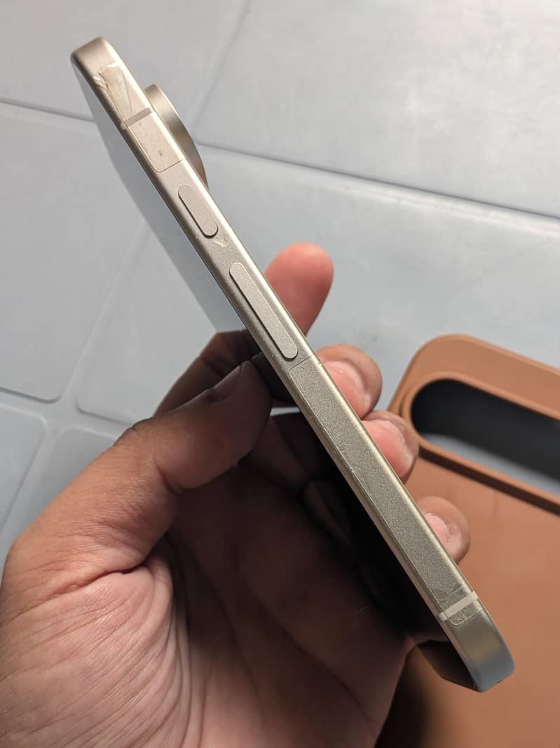 Google Pixel 9 4