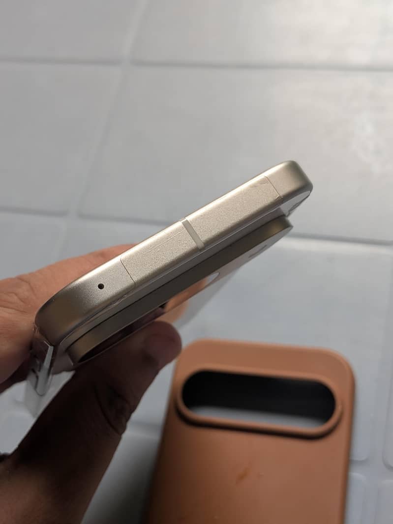 Google Pixel 9 5