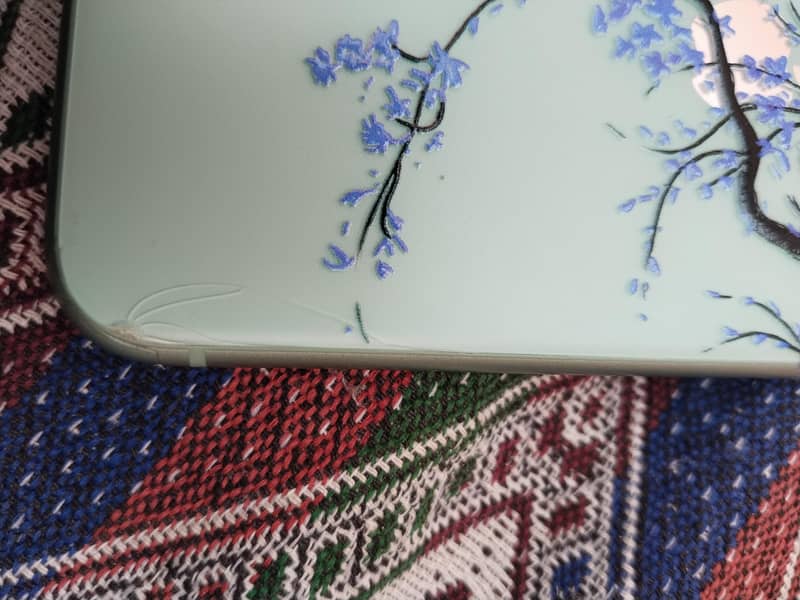 Apple iPhone 11 8