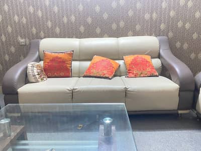 7 Seater leather Sofa for sale in good condition