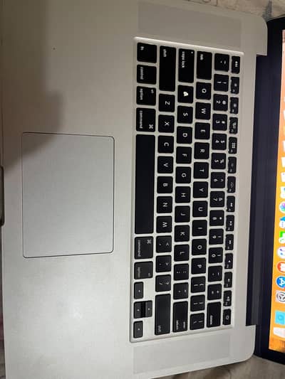 MacBoook pro Retin , 15 inch ,late 2013 proseccer 2 GHz Core i7 ,8Gb