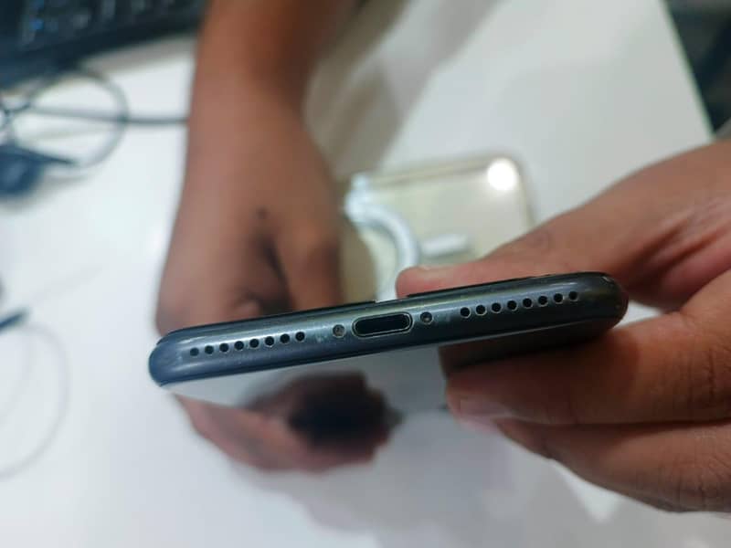 Apple iPhone 8 Plus 1