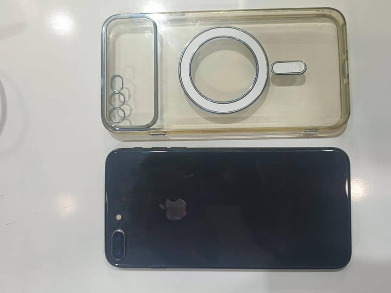 Apple iPhone 8 Plus 3