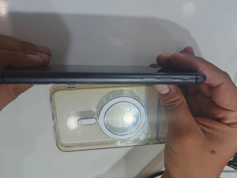 Apple iPhone 8 Plus 4