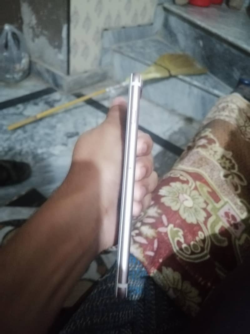 Apple iPhone 7 Plus 5