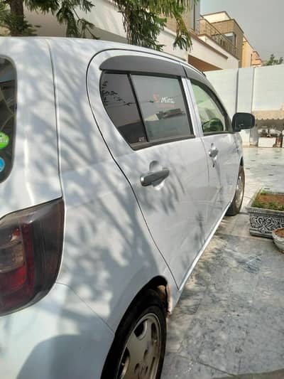 Daihatsu Mira 2016