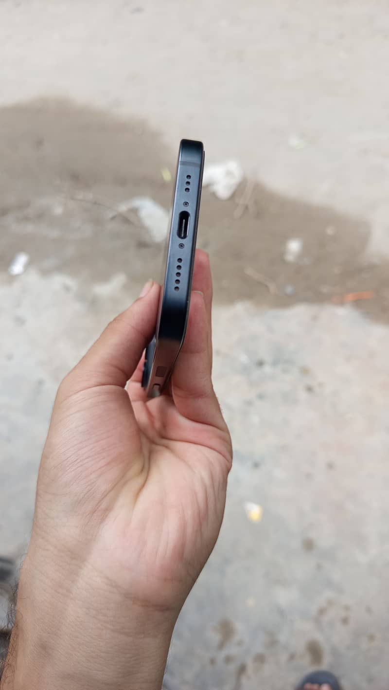 Apple iPhone 15 2