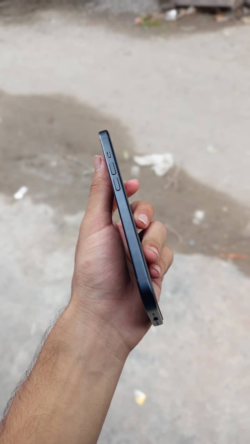 Apple iPhone 15 3