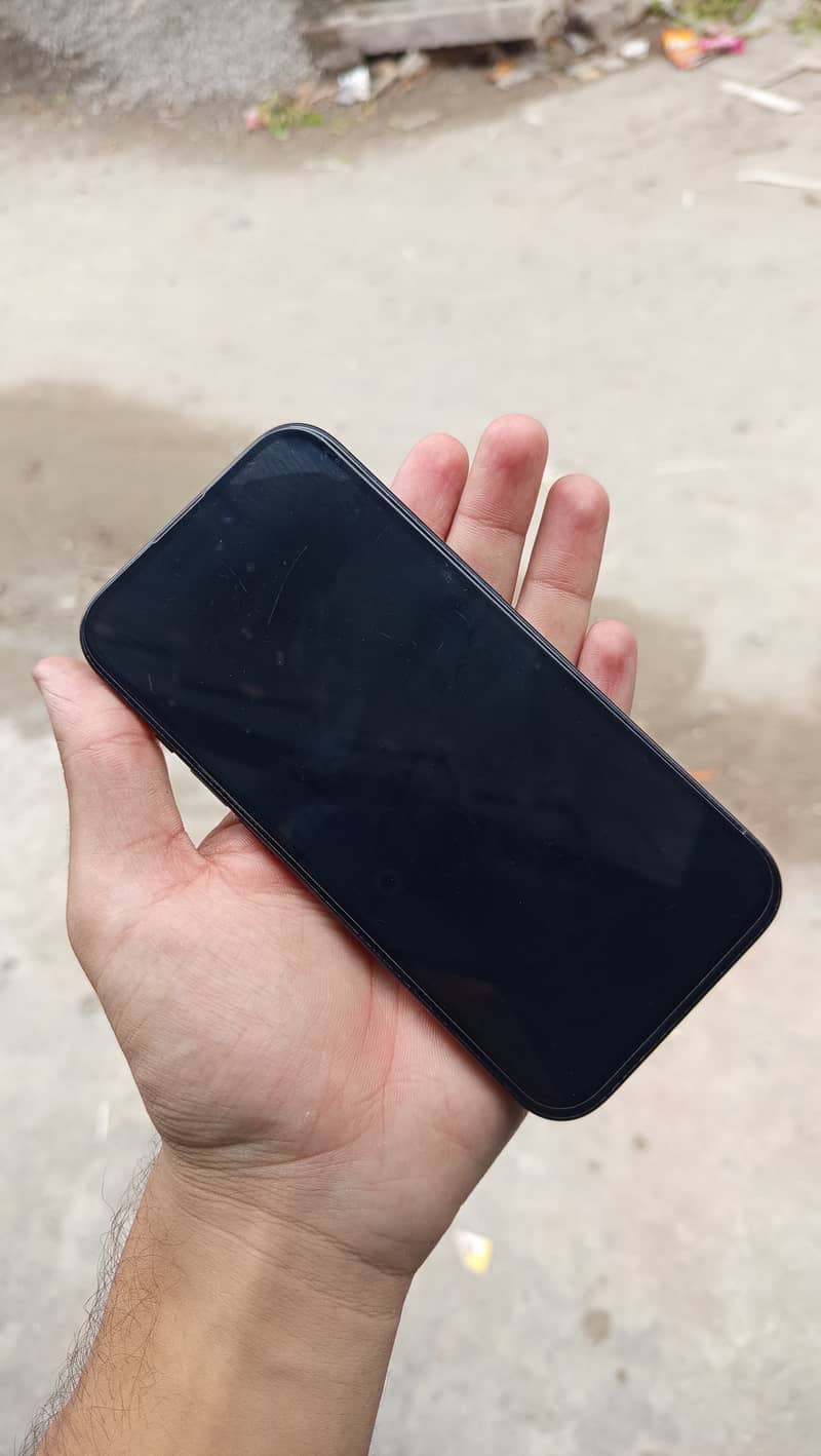 Apple iPhone 15 4