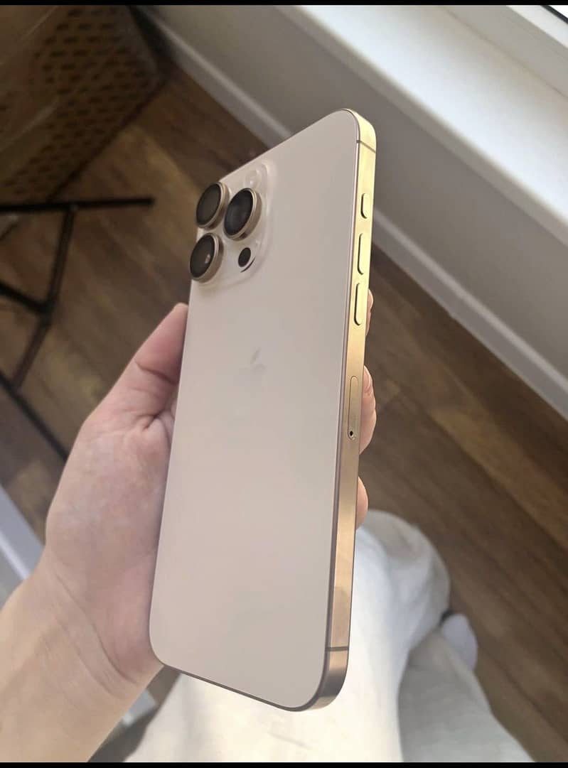 Apple iPhone 16 Pro Max 0