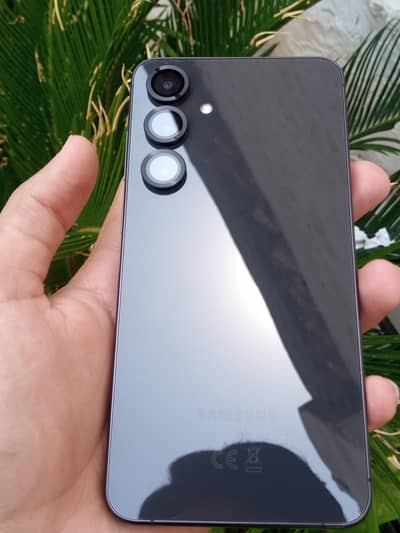 Samsung Mobile S24 fE