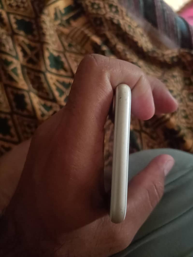 Apple iPhone 7 1