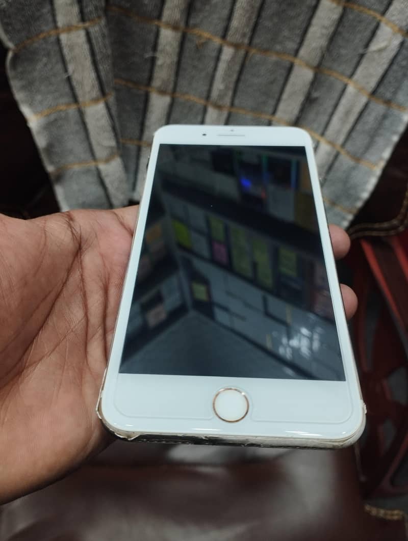 Apple iPhone 7 Plus 0
