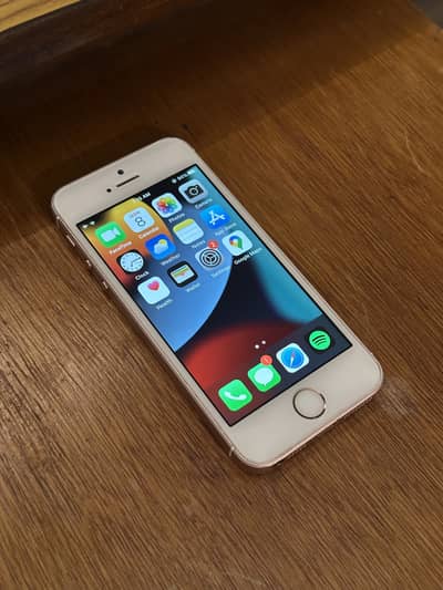 Apple iPhone SE