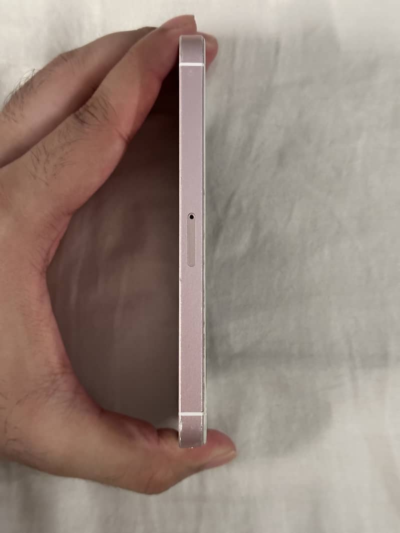 Apple iPhone SE 6