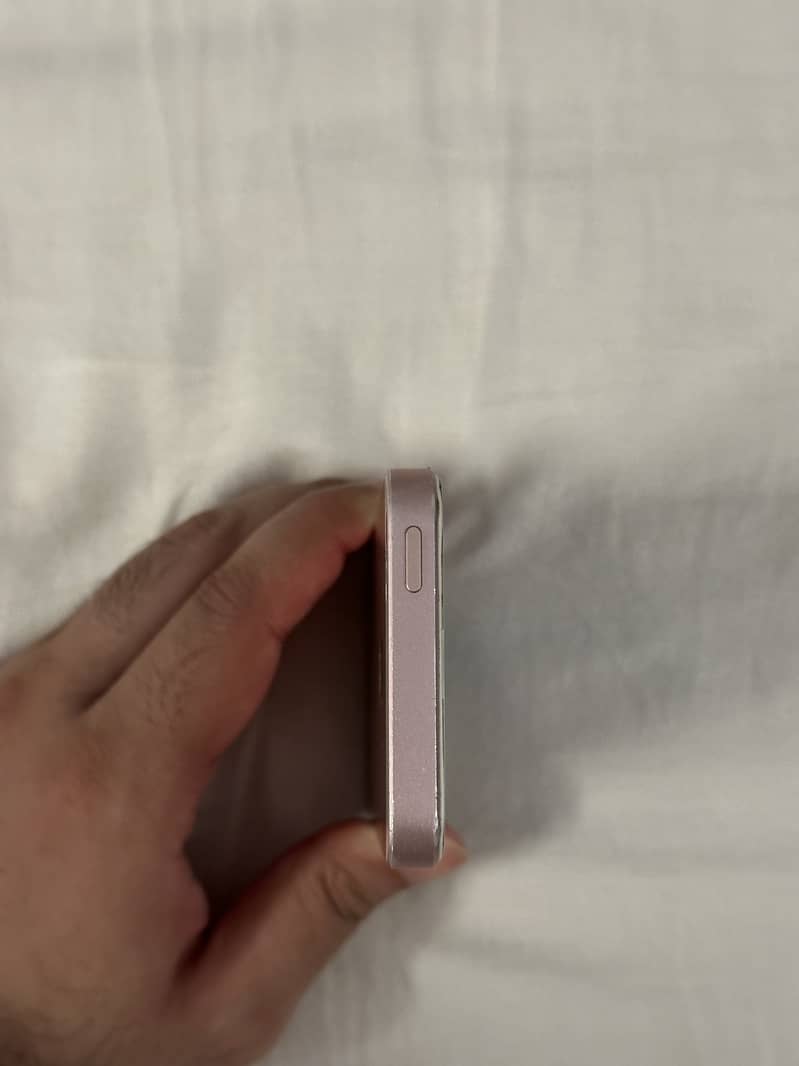 Apple iPhone SE 7