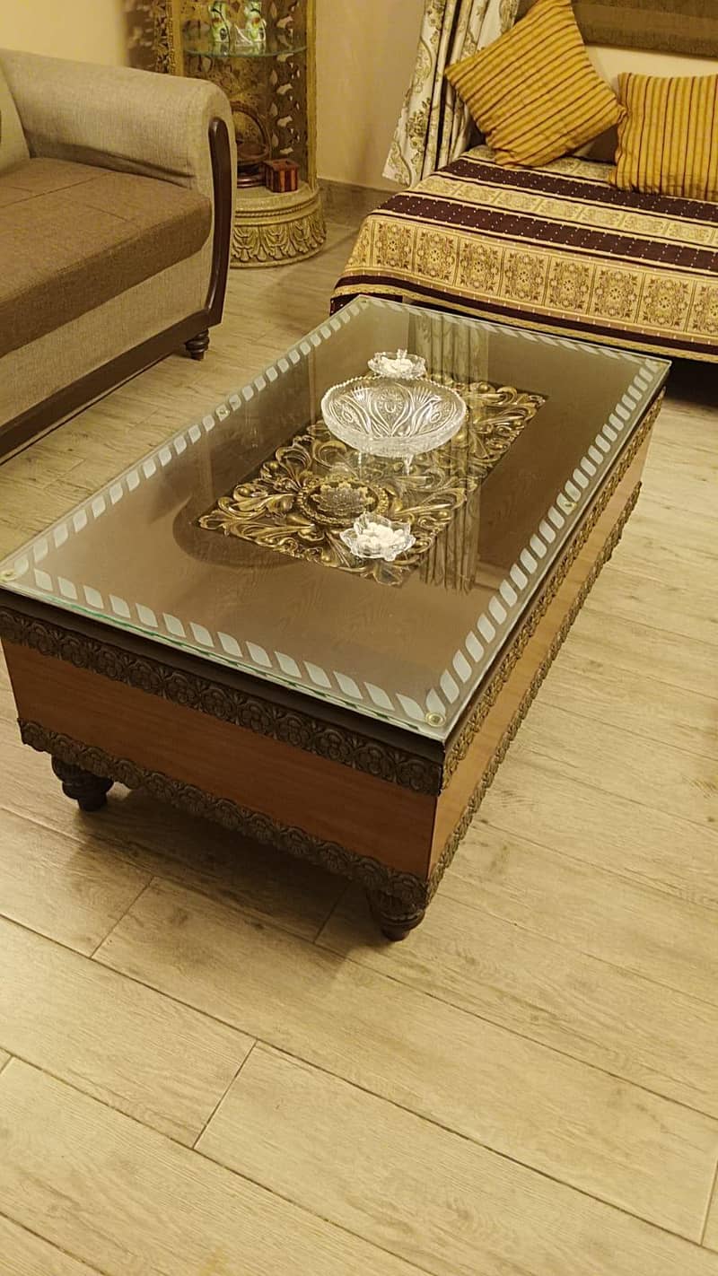 Center Table 0
