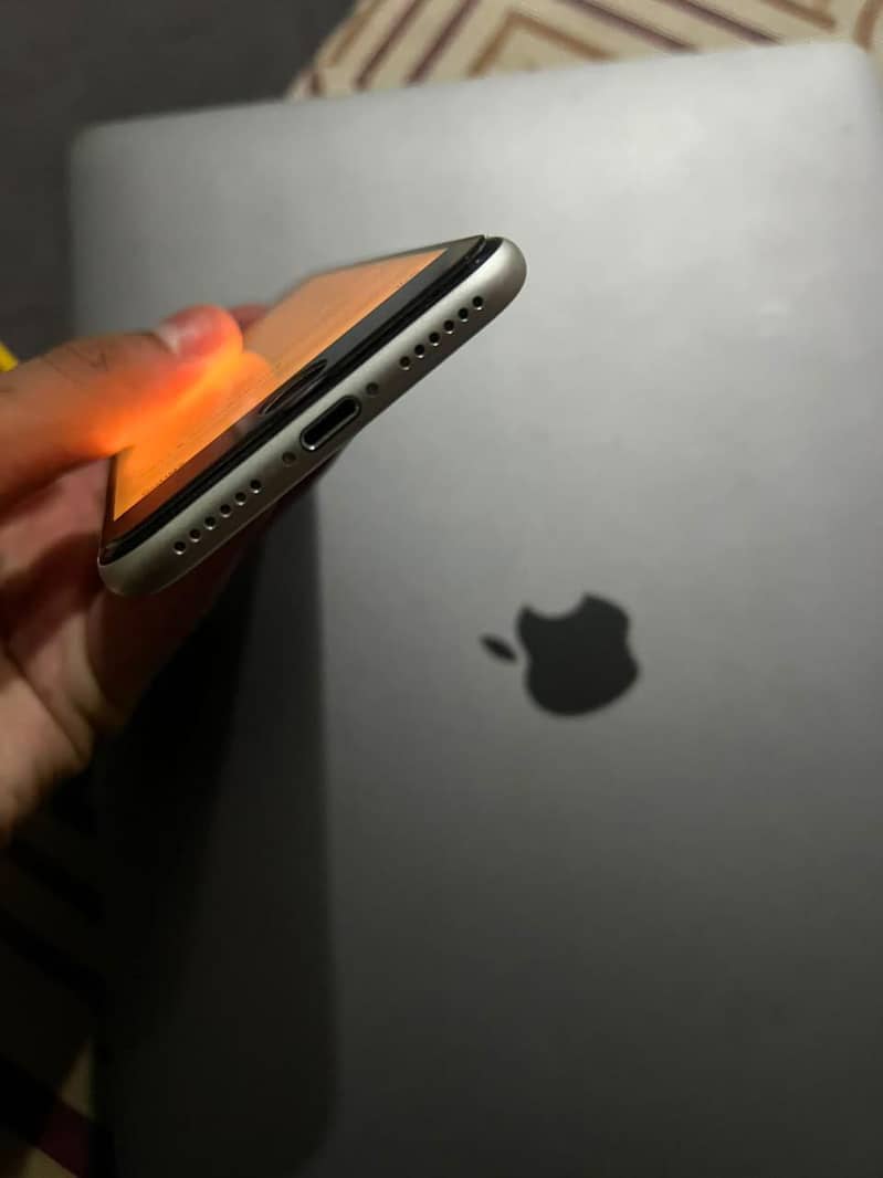 Apple iPhone SE 1