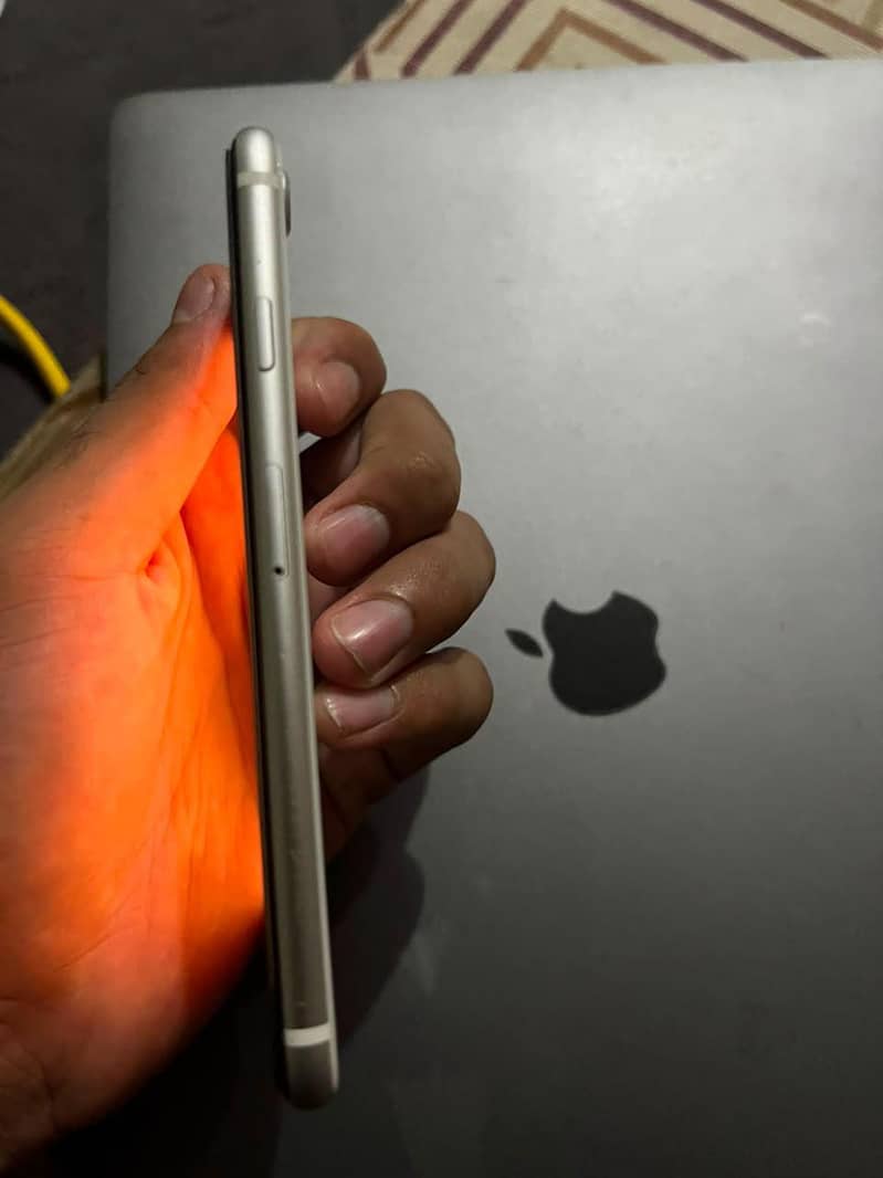 Apple iPhone SE 4
